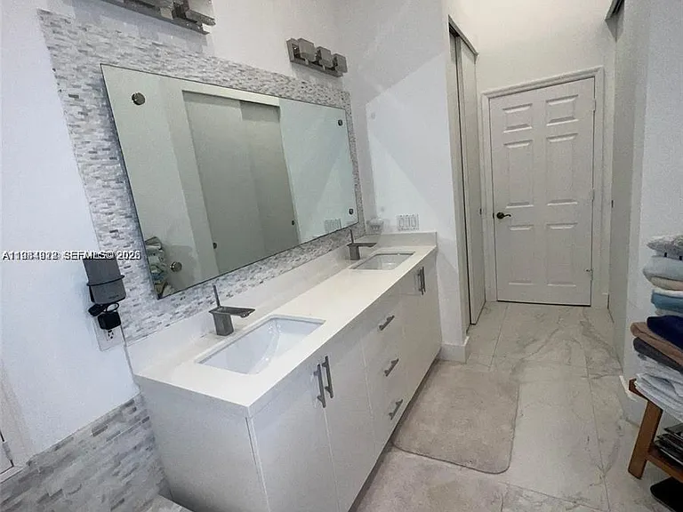 5283 SW 33rd Way — Photo 9