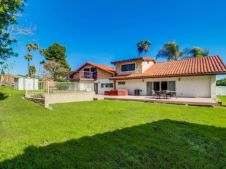 8835 Kenwood Dr — Photo 1