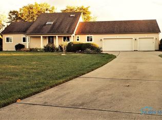 19077 Kellogg Rd, Bowling Green, OH 43402