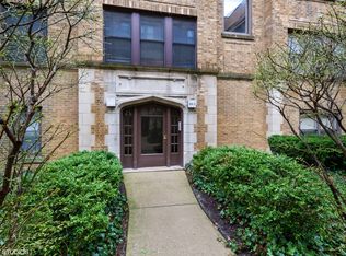 862 W Barry Ave APT 1A, Chicago, IL 60657