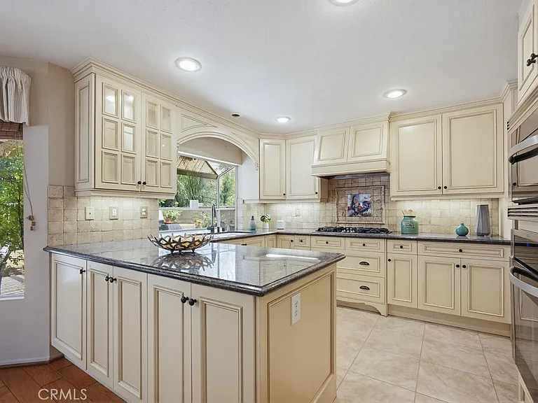 3731 Columbia Cir — Photo 13