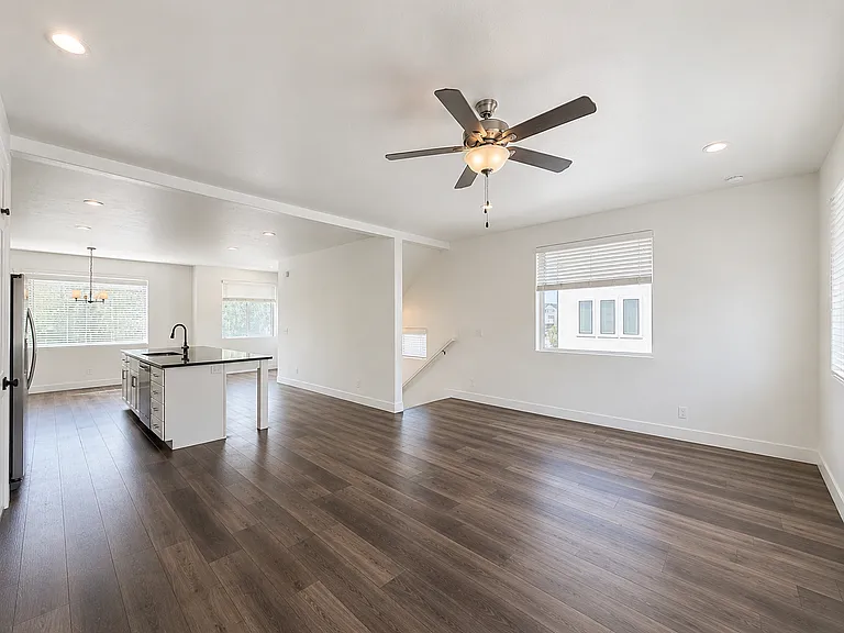 532 S 1080 W — Photo 5