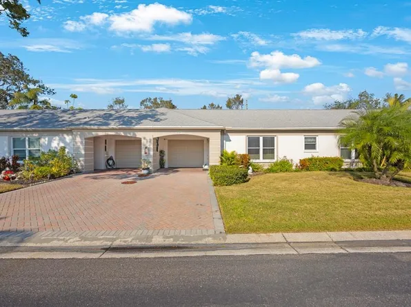 8403 Annwood Rd, Seminole, FL 33777