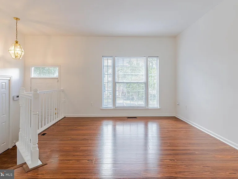 3290 Gina Pl — Photo 7