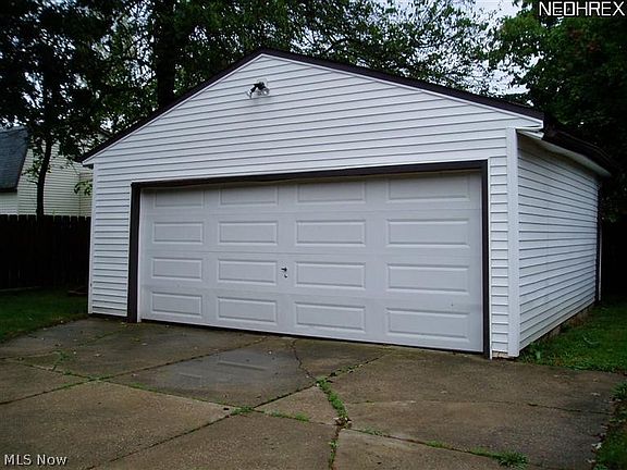 3rd image of 10119 Bryant Dr