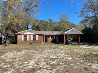 77 7th Ave, Shalimar, FL 32579