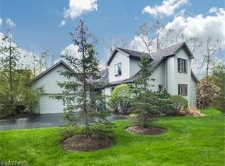 613 Magnolia Ln, Chagrin Falls, OH 44023