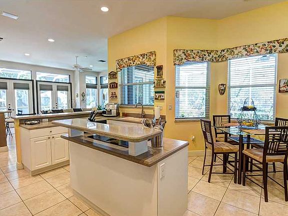 4th image of 12025 SW 70th Ct