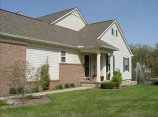 117 Pondview Ct, Brighton, MI 48116