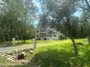 107 Horseshoe Dr, Effort, PA 18330