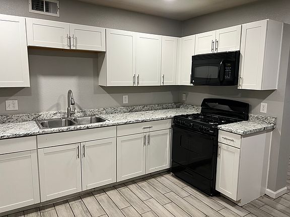 2nd image of 4010 W Cypress St