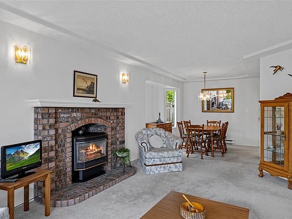 4th image of 464 Quatsino Rd