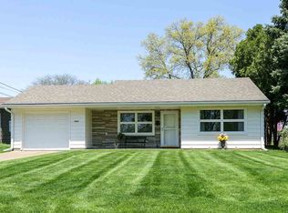 2006 W Hayes St, Davenport, IA 52804