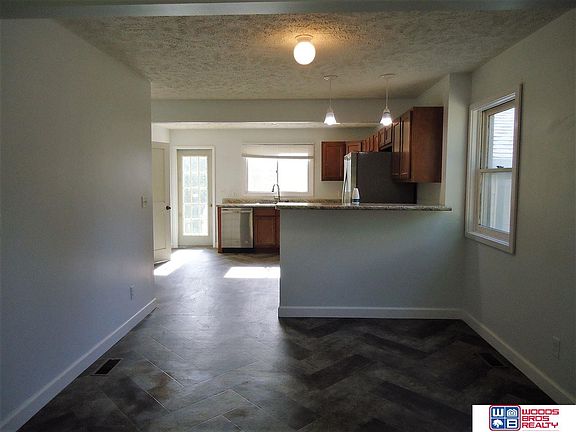 5th image of 377 Cherry Ln