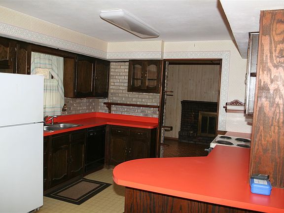 5th image of 3227 Shelburne Dr