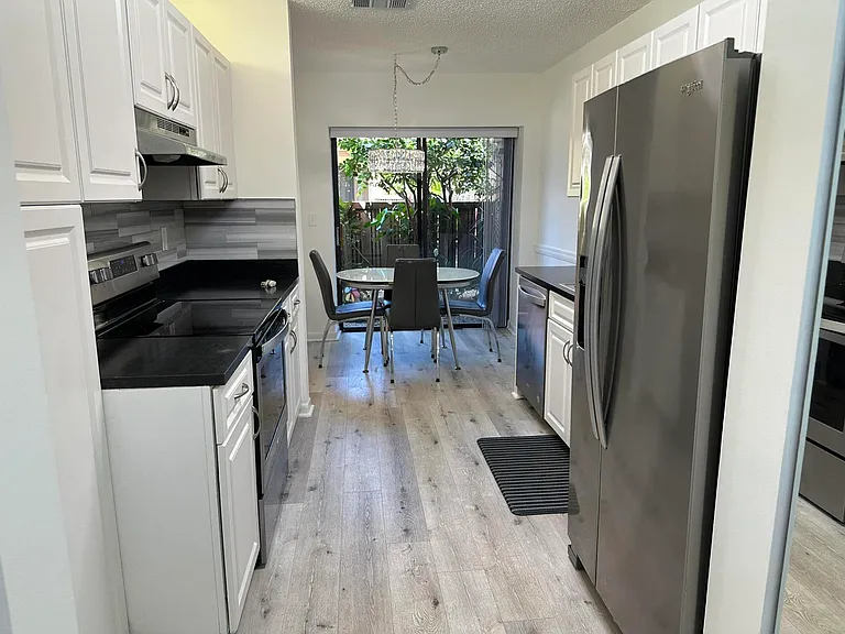 3953 Cocoplum Cir #3611 — Photo 19
