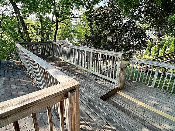 5th image of 3116 Fremont Ave S #2