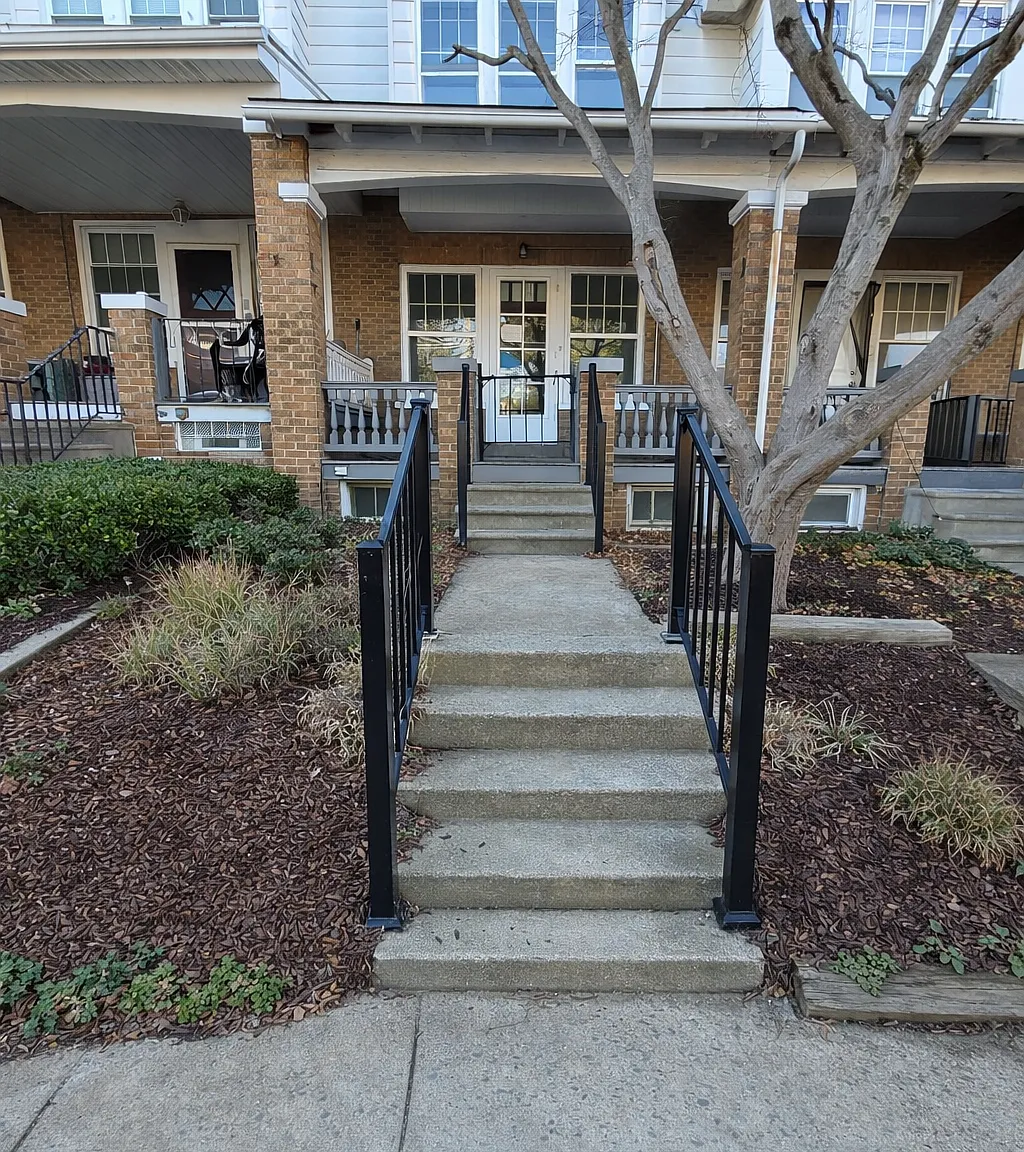 3 bed, 1.5 bath, 1142 sqft, $2,150 — Photo 1