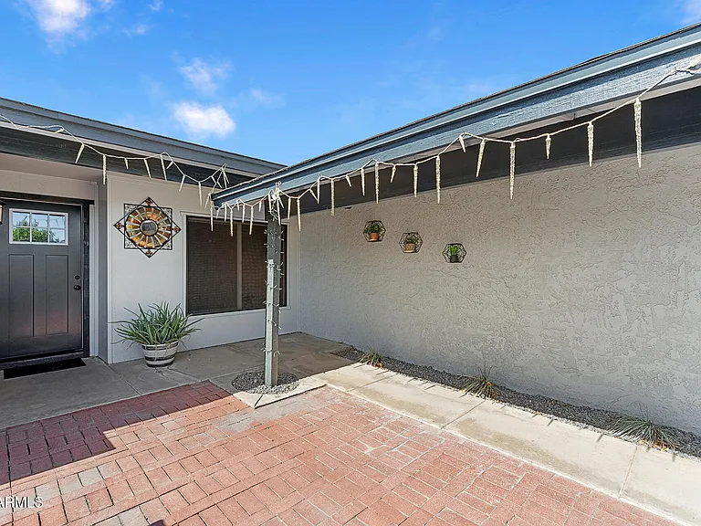 4716 W Christy Dr — Photo 8