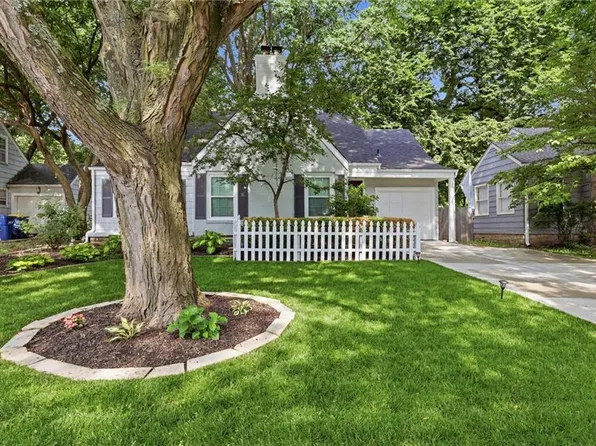 5720 Walmer St, Mission, KS 66202