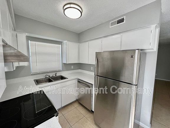 3rd image of 10220 N Ojus Dr Unit B