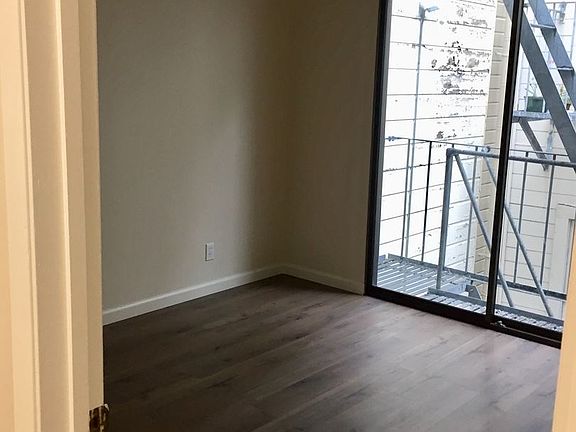5th image of 1447 Sacramento St APT 3