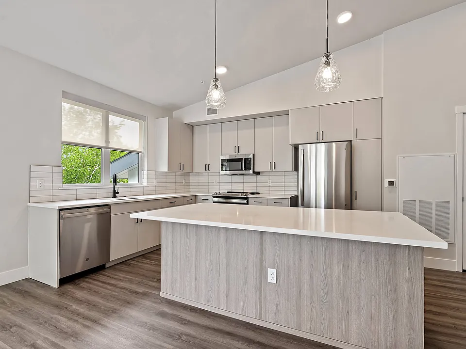 River Pointe Apartments
