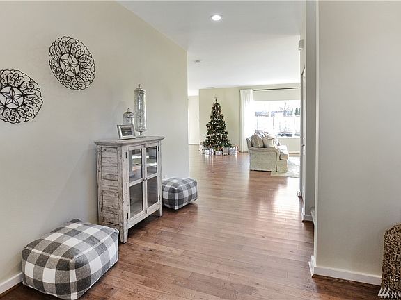 3rd image of 6309 Thomas Pl SE