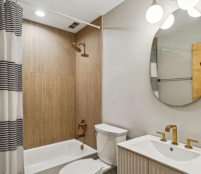212 W Washington St #1703 — Photo 7