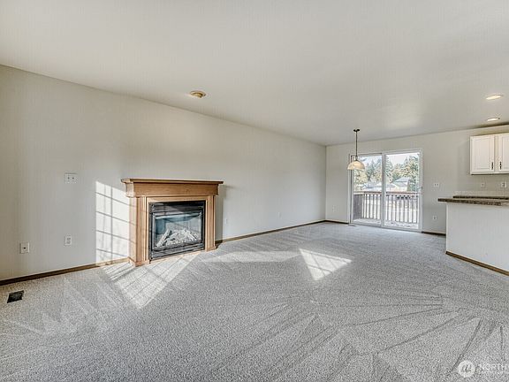 4th image of 15711 24th Avenue E