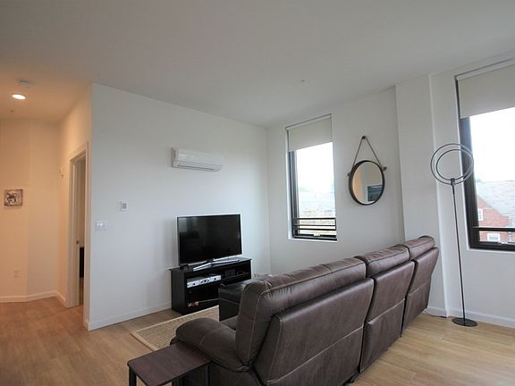 5th image of 70 Parker Hill Ave APT 602