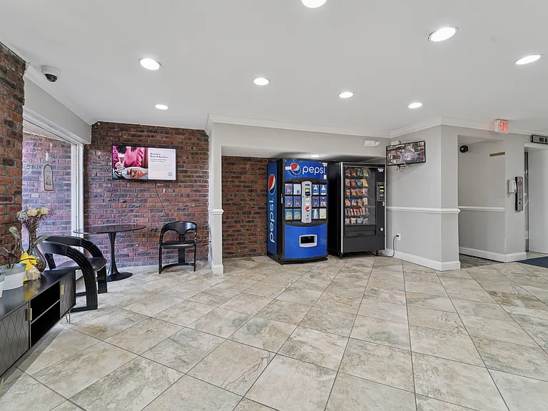 Haverford Court — Photo 20