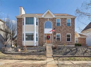 986 Barnard College Ln, Saint Louis, MO 63130