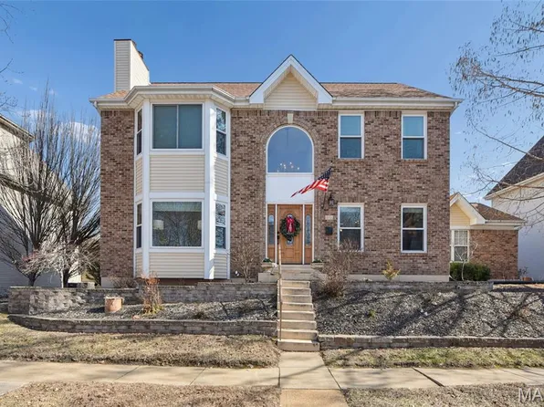 986 Barnard College Ln, Saint Louis, MO 63130