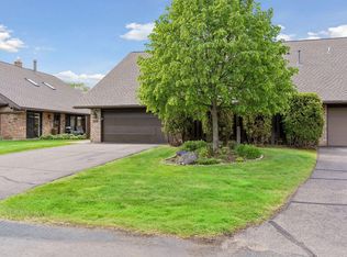 17901 Comstock Rd, Wayzata, MN 55391