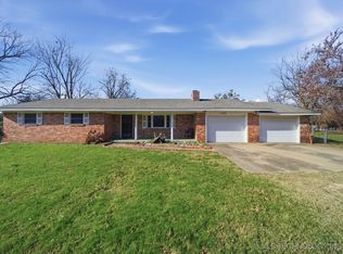 1103 N Fox St, Chouteau, OK 74337
