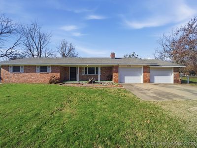 1103 N Fox St, Chouteau, OK, 74337