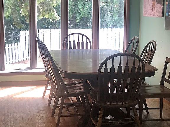 Dining room.