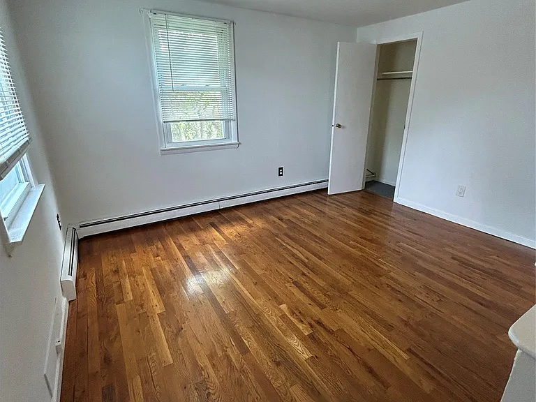 14 Walnut Ave E — Photo 7