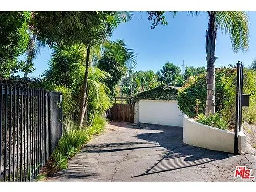 8618 Appian Way Photo 1