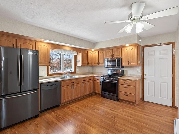 5th image of 1365 Pinewood Dr