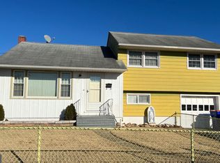 707 N 8th St, Millville, NJ 08332