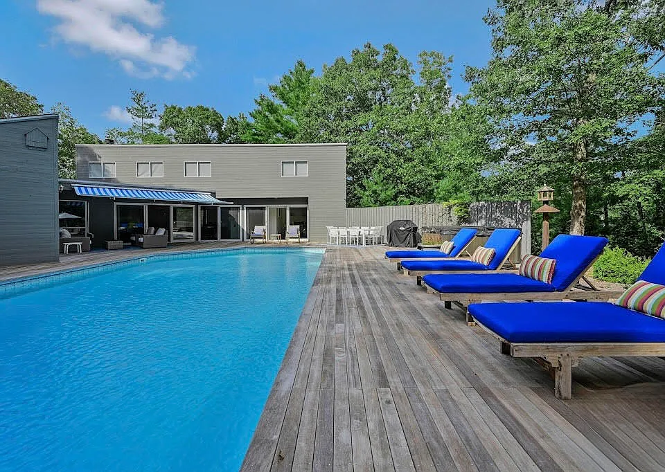 12 Rose Hill Rd