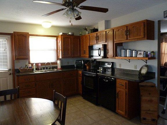 5th image of 6111 Alma Ct