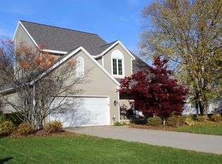 6868 Rosecrest Dr SE, Caledonia, MI 49316