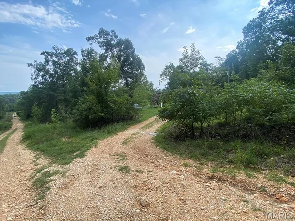 354 Red Fox Dr, Bourbon, MO 65441