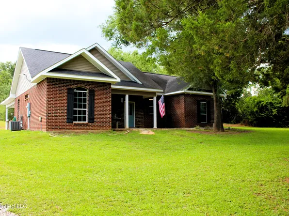 184 Churchwell Dr, Lucedale, MS 39452