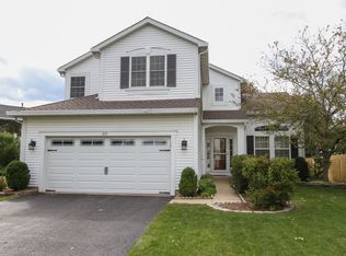 221 Ellis Rd, Lake In The Hills, IL 60156