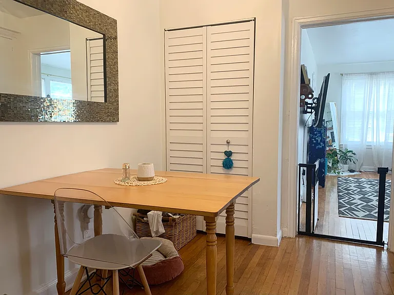 2344 Oak St #3 — Photo 8