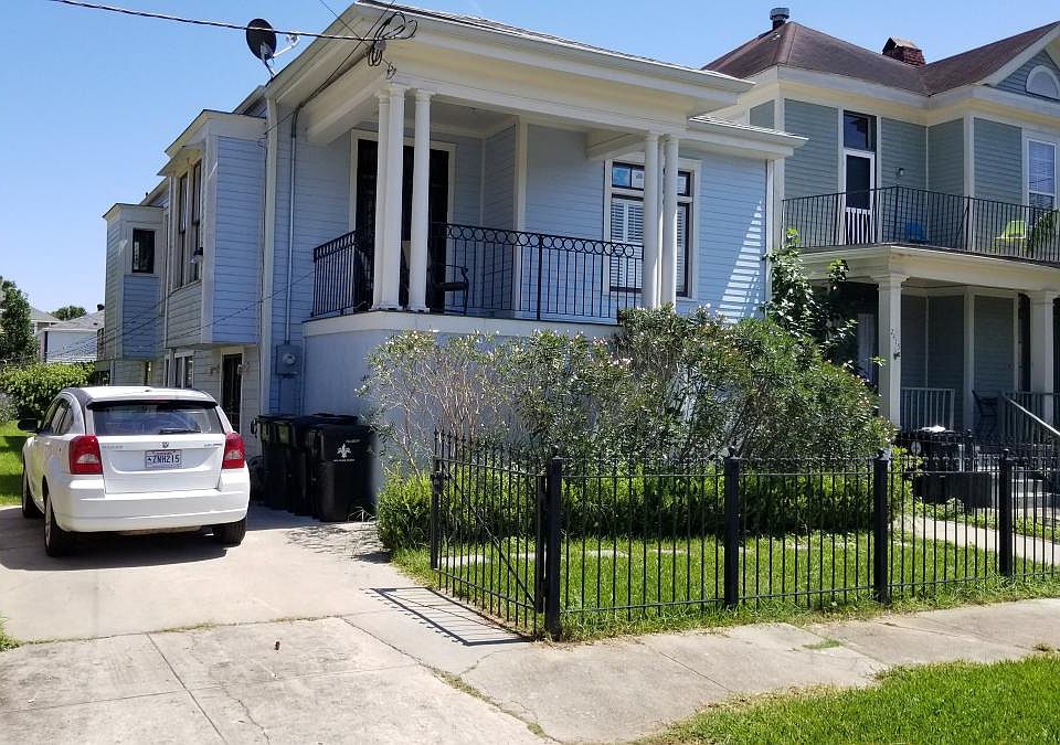 1st image of 2417 Marengo St